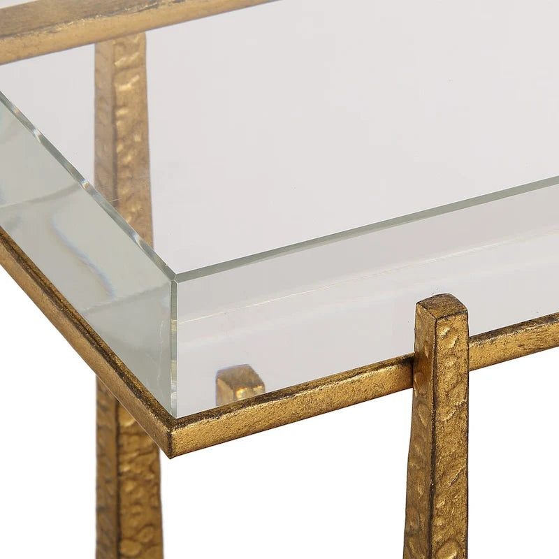 Table d'appoint finition dorée avec plateau en verre